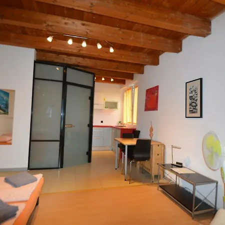 Summer Apartments Lugano - Downtown City Center & Lake Nearby * לוגאנו